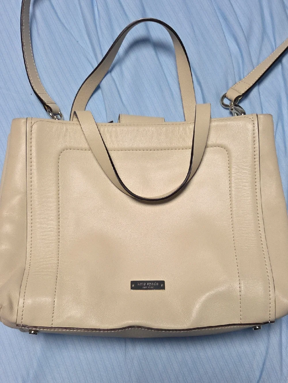 Kate Spade Ivory Bradshaw Bow Bag with Gold Accents Excellent Condition